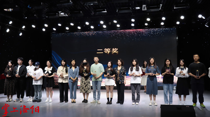 16182705_6073.jpg GetAttachment.jpg