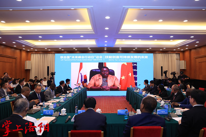 24115144_8991.jpg GetAttachment (1).jpg