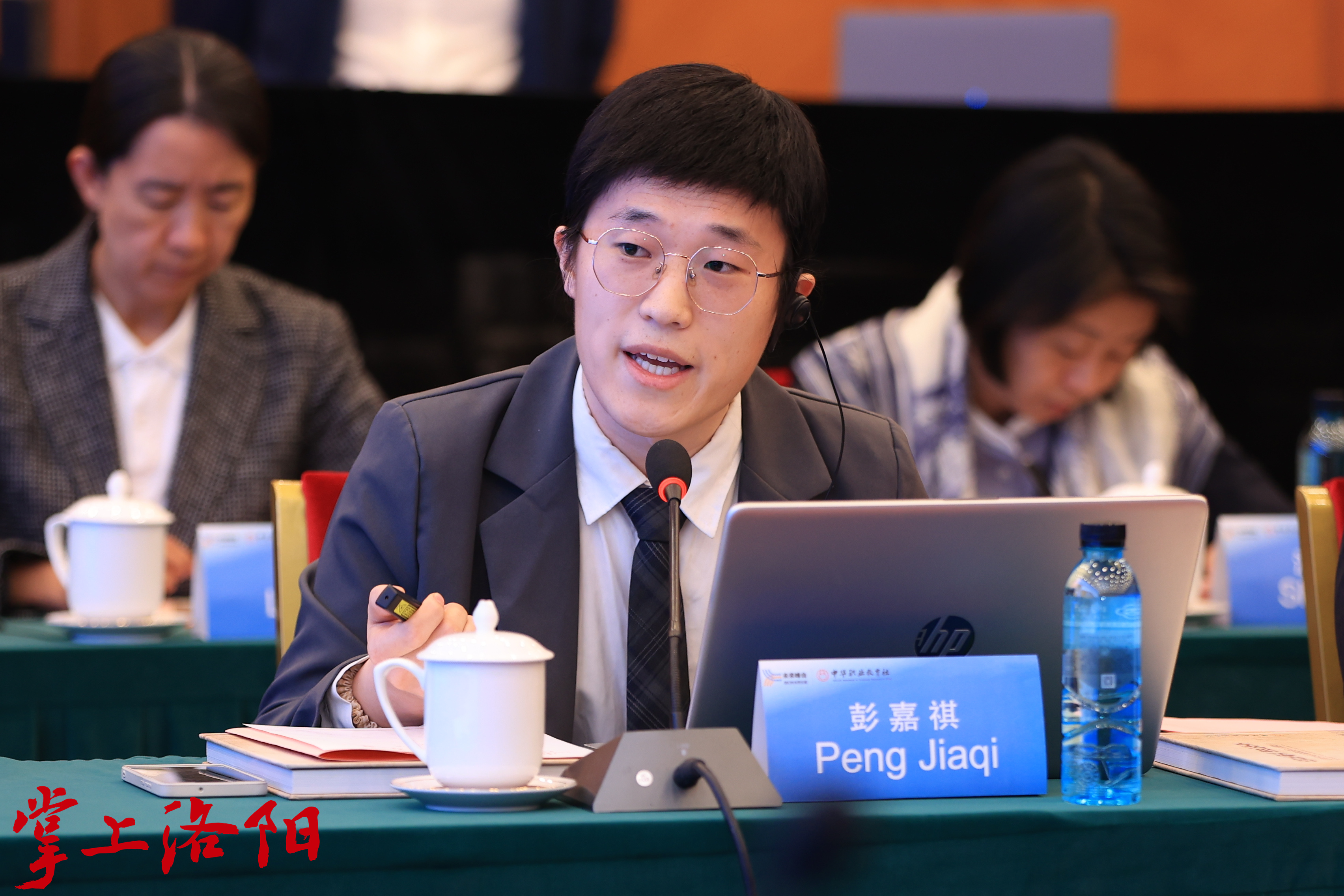 24115155_7158.jpg GetAttachment.jpg