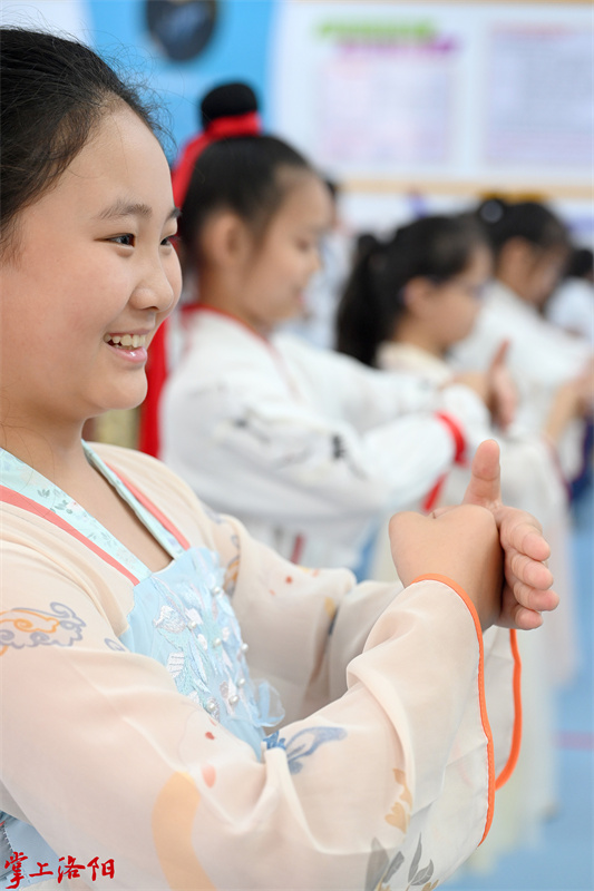 学礼仪(4617862)-20230714170646.jpg