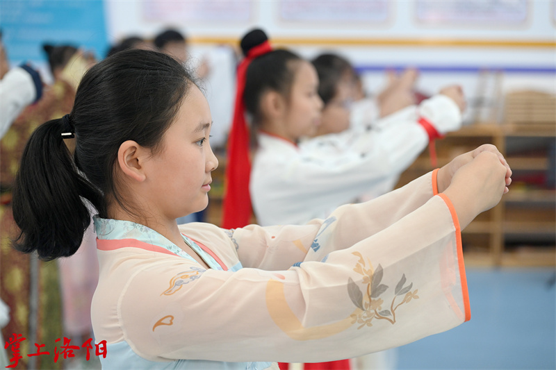 学礼仪(4617857)-20230714170630.jpg